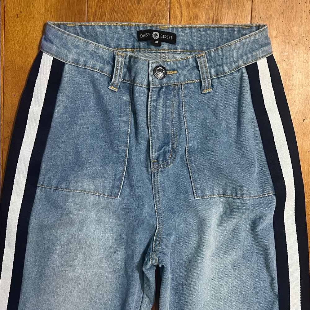 Daisy Street Flared Light Wash Jeans Size 10 Nautical Stripe Coastal Preppy - Picture 2 of 10